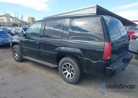 2000 GMC Yukon Denali z USA, uszkodzony, nr VIN 1GKEK63RXYR183092